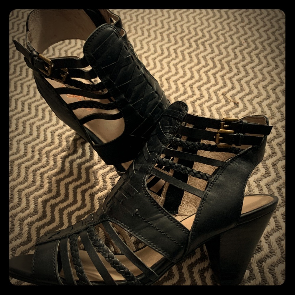 Infinity black leather zip heel sandals